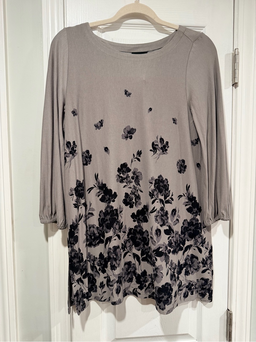 NWT J. Jill Wearever Collection Size XS Floral Border Print 3/4 Sleeve Tunic Top